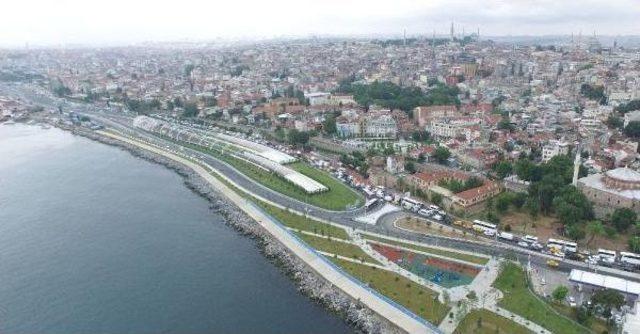 Yağmur Nedeniyle Kilometrelerce Ara&ccedil; Kuyrukları Oluştu 3