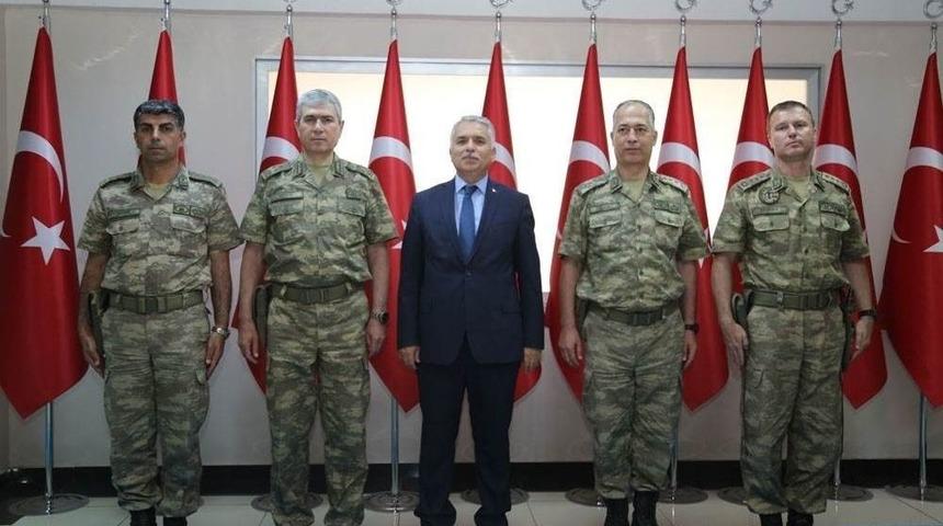 Korgeneral Uyar&rsquo;dan Muş Valisi Yıldırım&rsquo;a Ziyaret