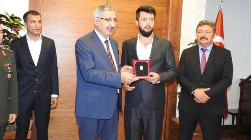 Güneydoğu Gazisi Duygulandırdı; Vatan Için Iki Gözüm Değil, Canım Feda Olsun