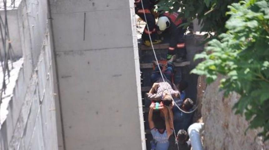 15 Metre Yükseklikten Aşağı Düşen Inşaat Işçisi Tedavi Altına Alındı. 