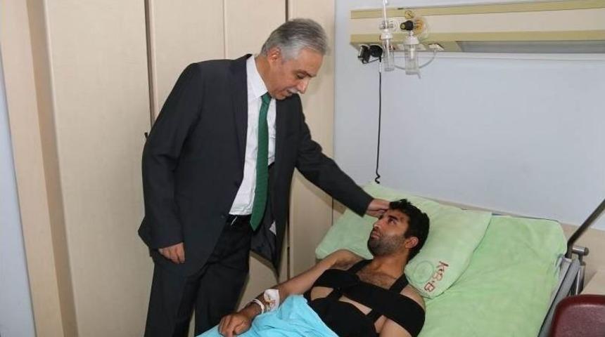 Vali Toprak, Yaralı Askerleri Ziyaret Etti