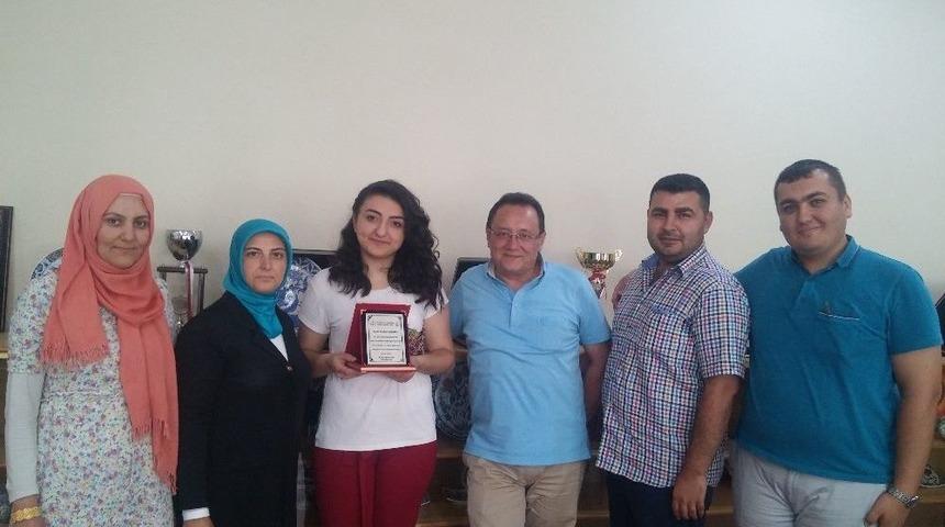 Meslek Lisesi &Ouml;ğrencisinin Hedefi Tıp Fak&uuml;ltesi