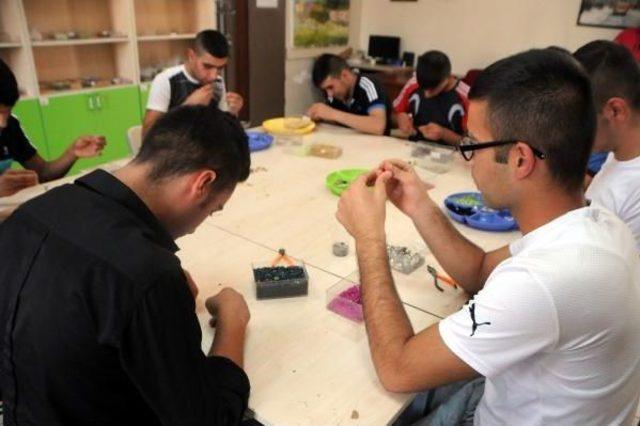 Uyuşturucu Bağımlısı Gençler Eğitim Ve Iş Imkanına Kavuşuyor 1
