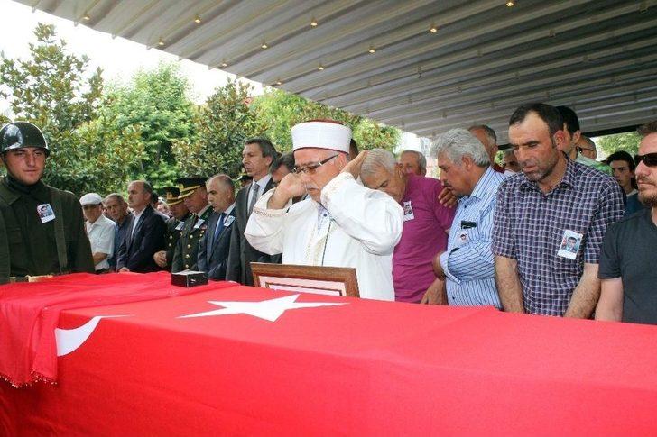 Ters Akıntıya Kapılarak Hayatını Kaybeden Astsubay Çavuş Çıldır Defnedildi G4