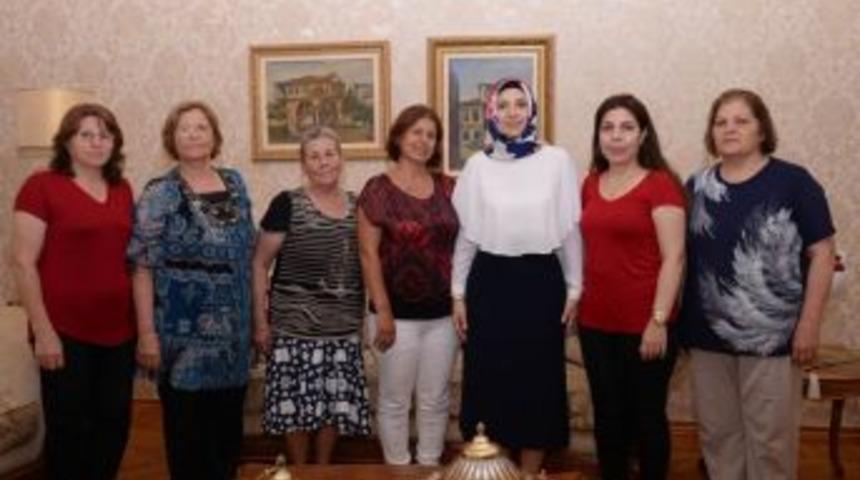 Gazi Eşlerinden Zaliha Su&rsquo;ya Ziyaret