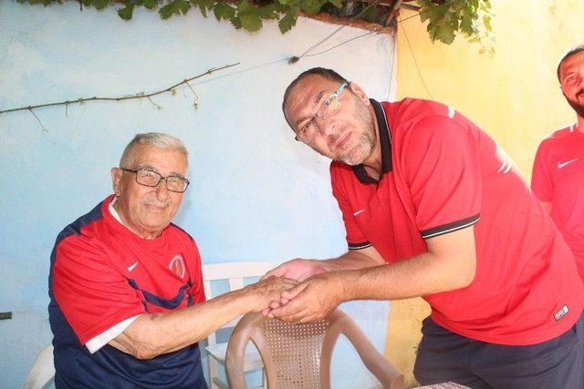 Bergama&rsquo;dan Sessiz Motor&rsquo;a B&uuml;y&uuml;k Vefa 1