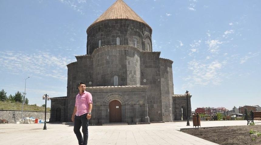 Karslı Turizmciler K&uuml;mbet Camii&rsquo;nin M&uuml;ze Olmasını İstiyor