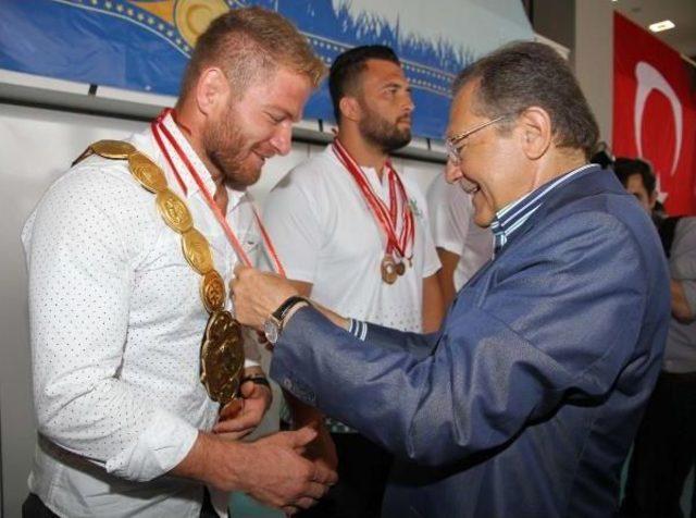 Başpehlivan İsmail Balaban: "3 Defa Kazanıp Altın Kemerin Ebedi Sahibi Olacağım 1