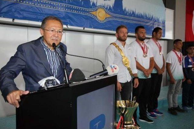 Başpehlivan İsmail Balaban: "3 Defa Kazanıp Altın Kemerin Ebedi Sahibi Olacağım 2