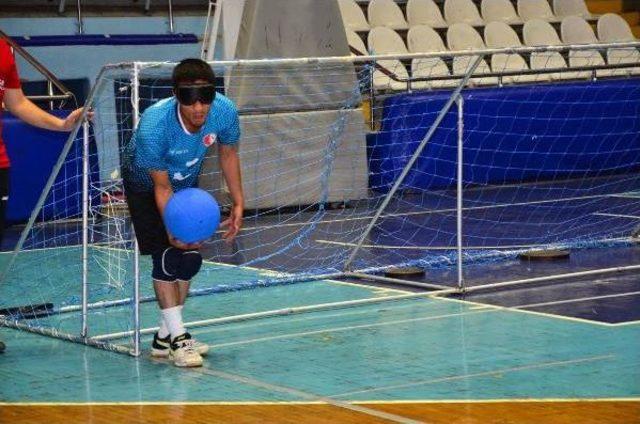 Manisa da G&ouml;rme Engellilerin Goalball Heyecanı 1
