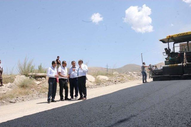 Bitlis’te Yol Asfaltlama Çalışması 1