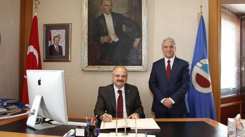 Eskişehir Valisi &Ccedil;akacak, Rekt&ouml;r G&uuml;ndoğan&rsquo;ı Ziyaret Etti