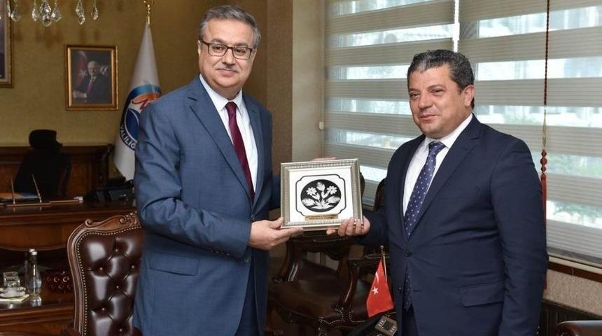 Kktc&rsquo;li Bakan D&uuml;r&uuml;st Mersin&rsquo;de