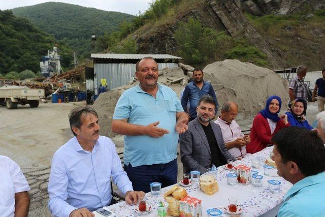 Emekli Olan Personele Veda Yemeği Düzenledi