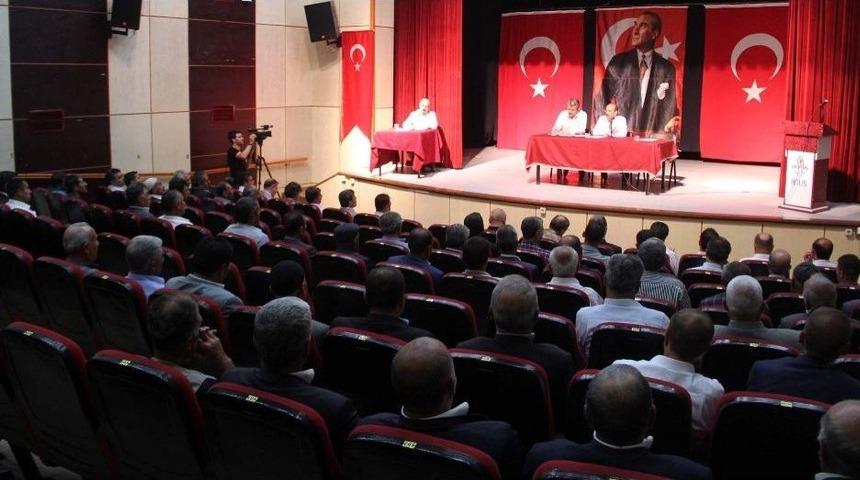 Bitlis Valisi Ustaoğlu Muhtarlarla Bir Araya Geldi
