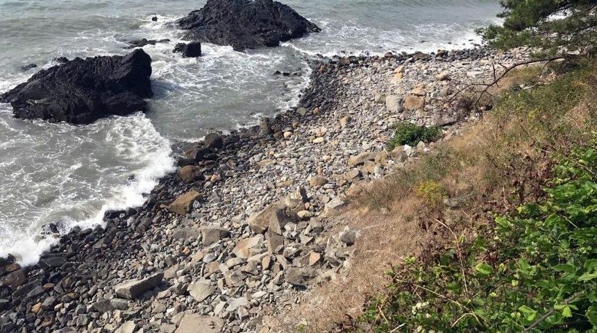 Kayalıklardan D&uuml;şen Kadın Ağır Yaralandı