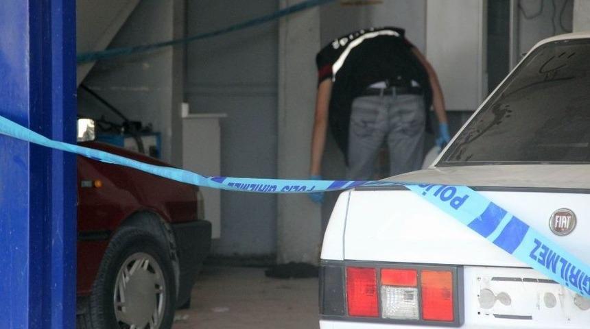 Rehin Aldığı Şahsı Karnından Vurdu