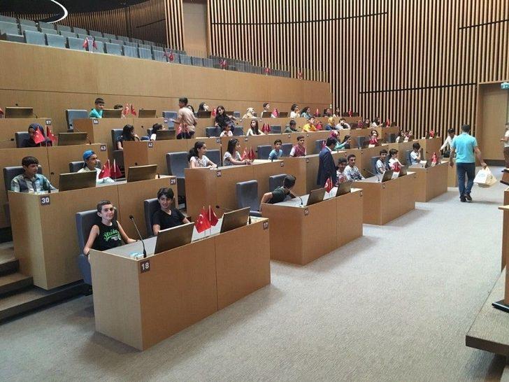 Kulp’ta Başarılı Öğrenciler Geziyle Ödüllendirildi G3