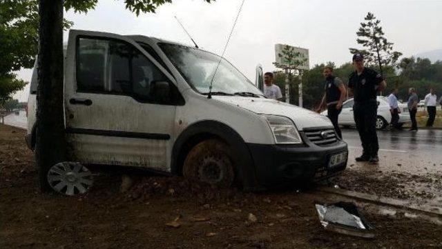 Polis Ekip Otomobili Kaza Yaptı: 2 Polis Yaralı