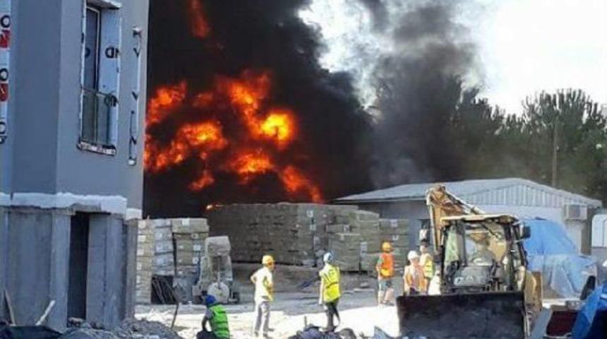 İnşaatta &Ccedil;ıkan Yangın Korkuttu