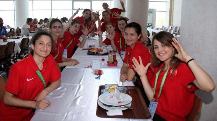 Olimpiyat Köyü'nde Açılış Heyecanı