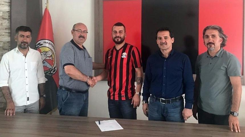Van B&uuml;y&uuml;kşehir Belediyespor&rsquo;a Orta Saha Oyuncusu
