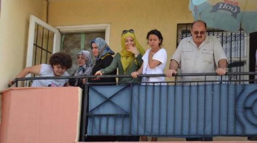 Emekli Kadın Polis Beylik Tabancasıyla Intihar Etti