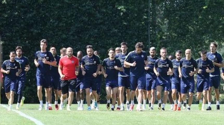 Osmanlıspor &Ccedil;alışmalarını S&uuml;rd&uuml;rd&uuml;