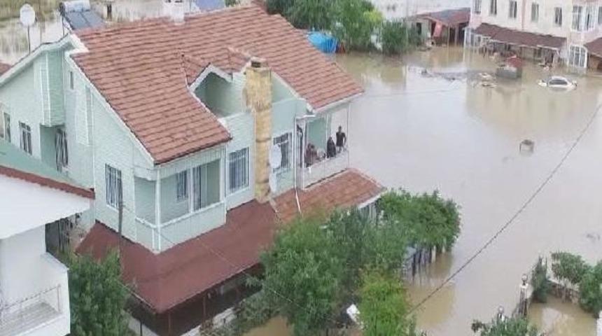Silivri'de Sular &Ccedil;ekiliyor, Geriye &Ccedil;amur Kalıyor