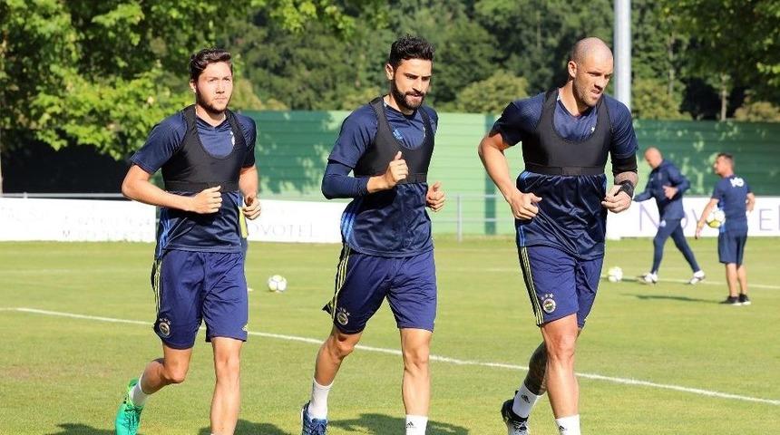 Fenerbah&ccedil;e, Yeni Sezon Hazırlıklarını S&uuml;rd&uuml;rd&uuml;
