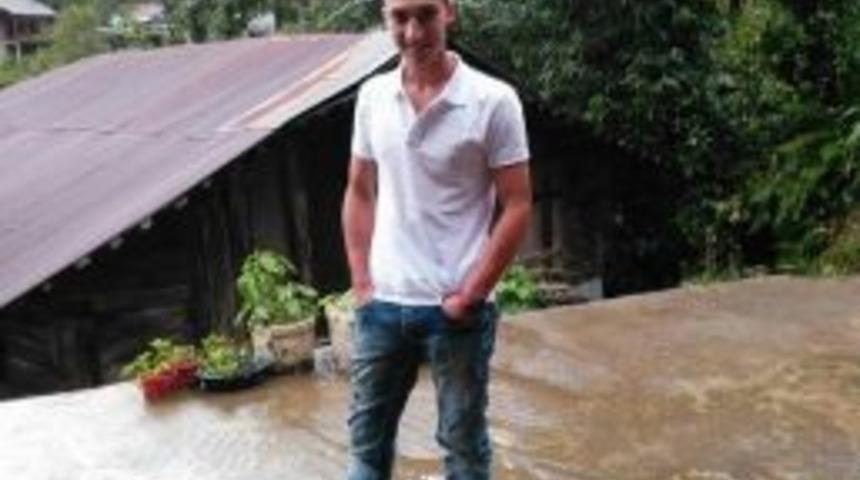 Derede Kaybolan Kızı Ararken Dere Sularına Kapıldı, Yaşamını Yitirdi