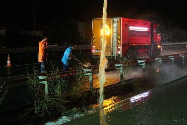 Silivri Gümüşyaka'da Su Tahliye Çalışmaları Gece Boyunca Sürdü