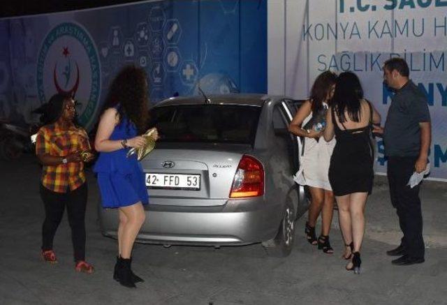 Pavyonda Gözaltına Alınan Konsomatrislerin Iddiası: Turistiz, Gezmeye Geldik