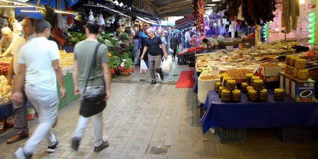 (&ouml;zel Haber) Vicdansızlar Engelli Kızın &Ccedil;antasını Kapka&ccedil; Yaptı 3