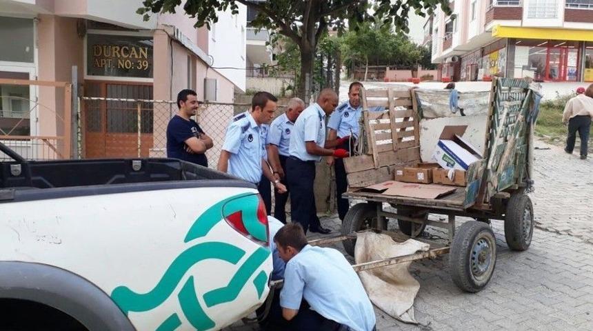 Trafiği Tehlikeye Sokan At Arabaları Toplanıyor