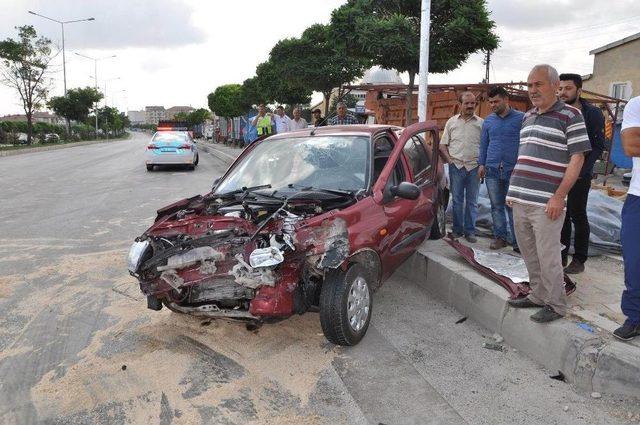 Yozgat’ta İki Otomobil Çarpıştı: 8 Yaralı