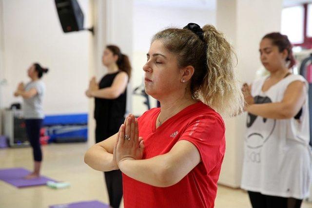 Haydi Kadınlar Yogaya 1