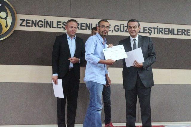 Girişimciler Sertifikalarını Aldı 1