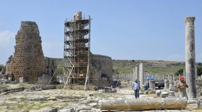 D&uuml;nyaca &Uuml;nl&uuml; Antik Kent Perge 's&uuml;rg&uuml;n Yeri' Oldu' Iddiası