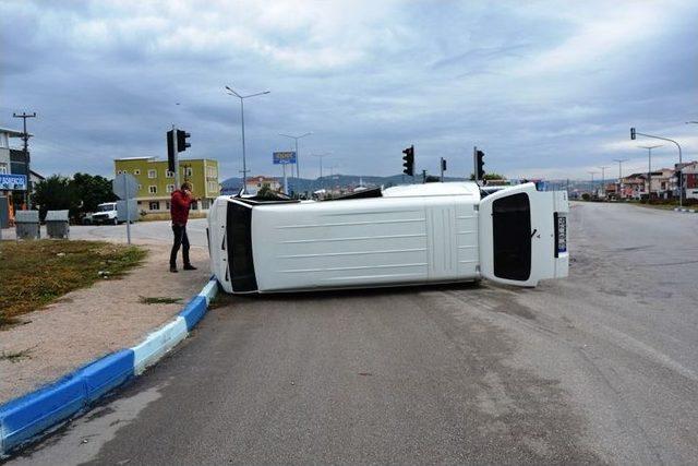 Çanakkale’de Trafik Kazası: 4 Yaralı