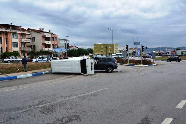 Çanakkale’de Trafik Kazası: 4 Yaralı