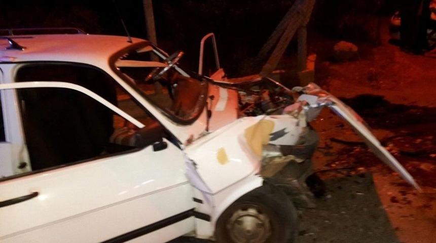 İzmir&rsquo;de Trafik Kazası: 1 &Ouml;l&uuml;, 2 Yaralı