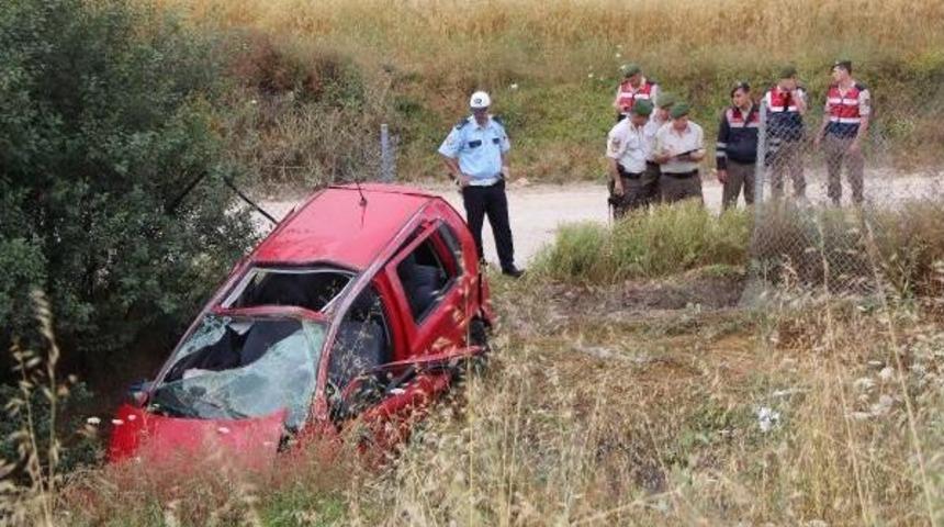 Tem'de Otomobil Takla Attı: 2 &Ouml;l&uuml;, 4 Yaralı