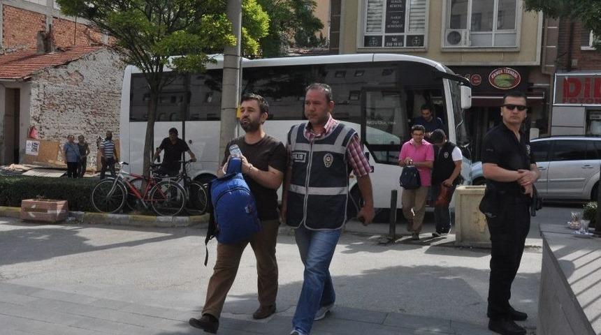 Fet&ouml; Ş&uuml;phelisi 9 &Ouml;ğretmen Adliyede