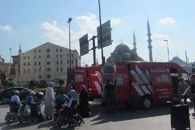 Ümraniye Belediyesi Personeli Işaret Dilini Öğrendi