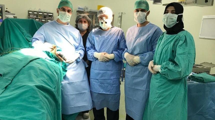 K&ouml;t&uuml; Huylu T&uuml;m&ouml;rle Kol Ve Bacakta Oluşan Kısalık Ameliyatla Giderildi