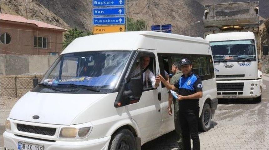 Hakkari&rsquo;de S&uuml;r&uuml;c&uuml;ler Bilgilendiriliyor