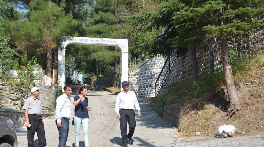 Niksar&rsquo;da Melikgazi T&uuml;rbesi&rsquo;nin Yolları Yenileniyor