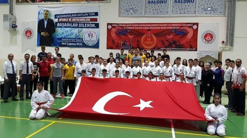 B&uuml;y&uuml;kşehir&rsquo;in Minik Karatecilerinden B&uuml;y&uuml;k Başarı