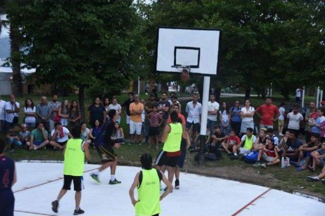 Berkay Akbaş Anısına Basketbol Turnuvası Düzenlendi